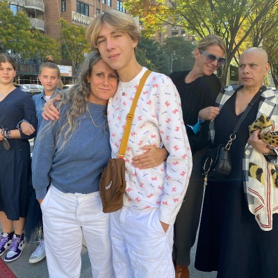 Vincent Mazeau's ex-spouse, Jenna Lyon, and their son, Beckett Lyons-Mazeau, posed together.